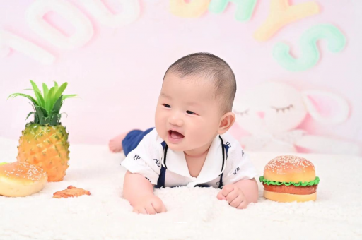 屯昌宝宝在妈妈肚子里